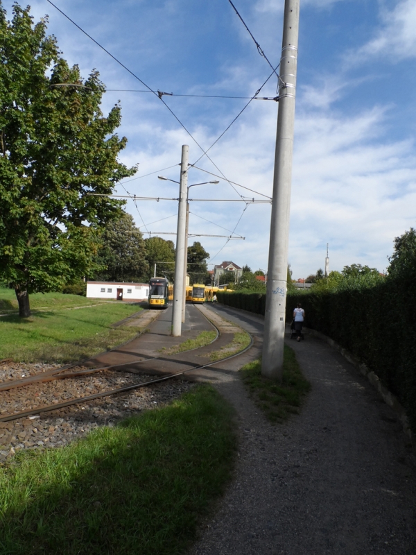 Endhaltestelle der Straßenbahnen der Linen 1 und 12 in Leutewitz